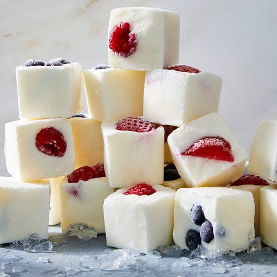 Crunchy Berry Bliss | Freeze-Dried Frozen Yogurt Bites with Real Fruit